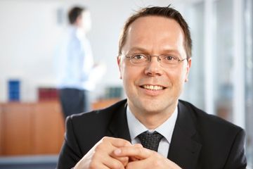 Partnerschaftsgesellschaft Karin, Rabe und Paschek Wirtschaftsprüfer, Steuerberater, Rechtsanwalt Arnim Paschek 01